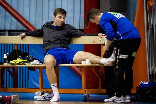 180119 gù ran Johannessen father foot taped during a workout with the Norwegian national handball team in the handball EUROPEAN CHAMPIONSHIP on 19 January 2018 2018 in Zagreb  Copyright: LUDVIGxTHUNMAN BB180119LT165