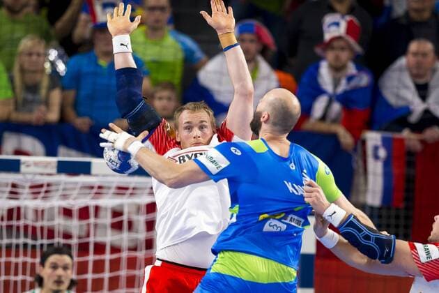 Vid Kavticnik Nr 7 Slovenia against Rene Toft Hansen Nr 19 Denmark Slovenia Denmark round handball EHF euro 2018 19 01 18 Varazdin-Varazdin Croatia Varazdin arena Copyright: xAgentur54Gradx xFelixxKoenigx