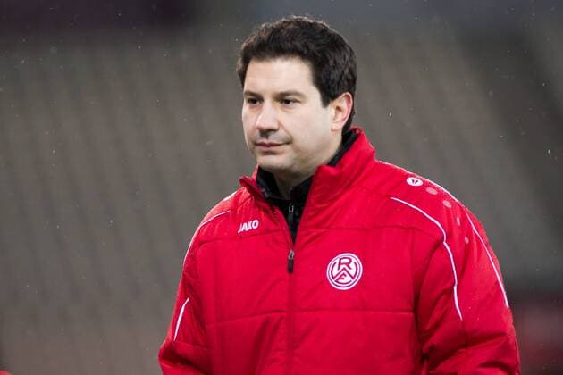 Friendship game red white food Arminia Bielefeld 19 01 2018 in the stadium Essen in Essen Bhadresh Giannikis Chief coach food