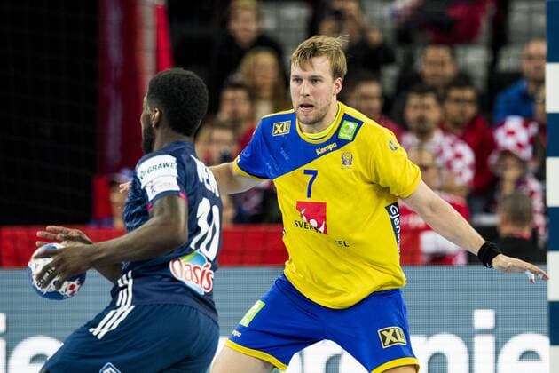 180120 France Ditching Mem and Sweden s Max Darj during handball match between Sweden and France in Handball CHAMPIONSHIP January 20, 2018 2018 in Zagreb  Copyright: LUDVIGxTHUNMAN BB180120LT032
