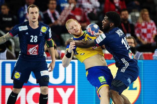 180120 Jim gottfridsson in close combat with the French Dika Mem during handball match between Sweden and France in Handball CHAMPIONSHIP January 20, 2018 2018 in Zagreb  Copyright: LUDVIGxTHUNMAN BB180120LT055