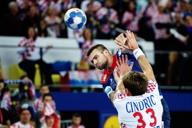 180120 Norwegian Eivind Tangen against Croatia s Luka Cindric during handball match between Croatia and Norway during Handball CHAMPIONSHIPS on January 20, 2018 2018 in Zagreb  Copyright: LUDVIGxTHUNMAN BB180120LT117