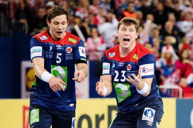180120 Norges Sander Sagosen and Goran Johannessen reacts in a verdict for the handball match between Croatia and Norway during Handball CHAMPIONSHIPS on January 20, 2018 2018 in Zagreb  Copyright: LUDVIGxTHUNMAN BB180120LT143