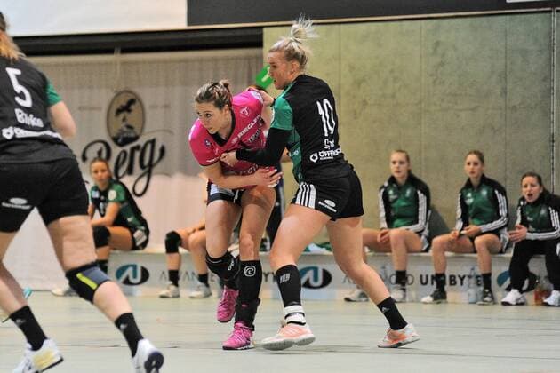 Marija Obradovic chicks Metzingen 51 against Simone track Petersen VfL Oldenburg 10 babes Metzingen handball League match 20 01 2018 photo TBaur EIBNER Metzingen Copyright: xEIBNER Tobias_Baurx EP_TBR