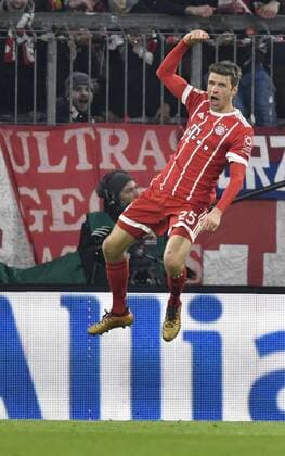 TOR zum 4:2 durch Thomas Müller FC Bayern München 100. Bundesligator Torjubel FC Bayern München FCB vs SV Werder Bremen 21.01.2018 FC Bayern München FCB vs SV Werder Bremen *** GATEWAY to the 4 2 by Thomas Müller FC Bayern München 100 Bundesliga goal goal celebration FC Bayern München FCB vs SV Werder Bremen 21 01 2018 FC Bayern München FCB vs SV Werder Bremen