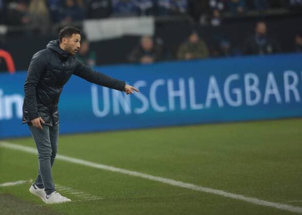 Gelsenkirchen Germany 21 01 2018 1 19 Bundesliga game day FC Schalke 04 Hanover 96 coach Domenico Tedesco Schalke gives instructions DeFodi512