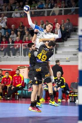 Borut Mackovsek Nr 51 Slovenia against Eduardo Gurbindo No. 3 Spain and Ferran sole No. 49 Slovenia Spain Spain round handball EHF euro 2018 23 01 18 Varazdin-Varazdin Croatia Varazdin arena Copyright: xAgentur54Gradx xFelixxKoenigx