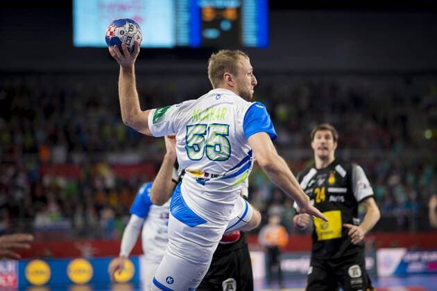 Ziga Mlakar Nr 55 Slovenia against Joan Canellas Nr 21 Spain Slovenia Spain round handball EHF euro 2018 23 01 18 Varazdin-Varazdin Croatia Varazdin arena Copyright: xAgentur54Gradx xFelixxKoenigx