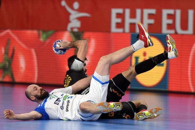 European Handball Championship, Group II, 2nd round, Slovenia - Spain 23.01.2018., Arena Varazdin, Varazdin - Europsko rukometno prvenstvo, skupina II, 2. kolo, Slovenija - Spanjolska. Vid Kavticnik, Raul Entrerrios.  VjeranxZganec-Rogulja PIXSELL