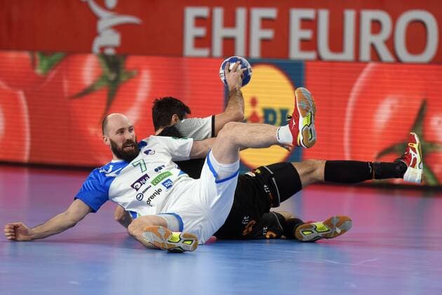 European Handball Championship, Group II, 2nd round, Slovenia - Spain 23.01.2018., Arena Varazdin, Varazdin - Europsko rukometno prvenstvo, skupina II, 2. kolo, Slovenija - Spanjolska. Vid Kavticnik, Raul Entrerrios.  VjeranxZganec-Rogulja PIXSELL
