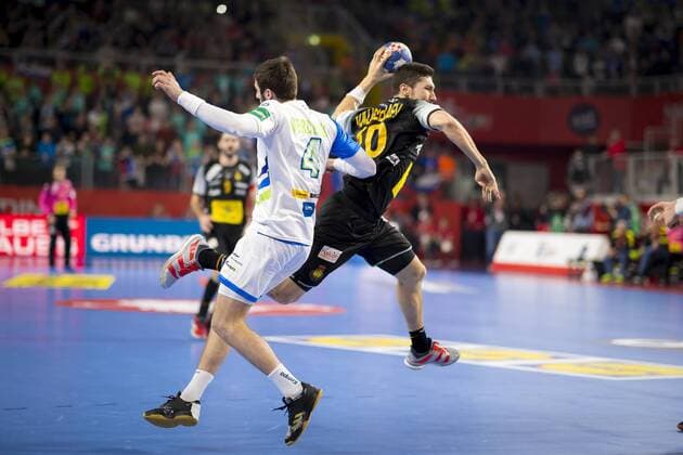 Alex Dujshebaev Nr 10 Spain against Matic Vadivel nr 4 Slovenia Slovenia Spain round handball EHF euro 2018 23 01 18 Varazdin-Varazdin Croatia Varazdin arena Copyright: xAgentur54Gradx xFelixxKoenigx
