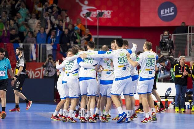 The Slovenian team are happy about the victory Slovenia Spain round handball EHF euro 2018 23 01 18 Varazdin-Varazdin Croatia Varazdin arena Copyright: xAgentur54Gradx xFelixxKoenigx