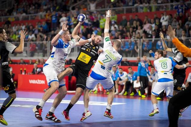 Joan Canellas Nr 21 Spain fails to Blaz Blagotinsek Nr 3 Slovenia and vid Kavticnik Nr 7 Slovenia Slovenia Spain round handball EHF euro 2018 23 01 18 Varazdin-Varazdin Croatia Varazdin arena Copyright: xAgentur54Gradx xFelixxKoenigx