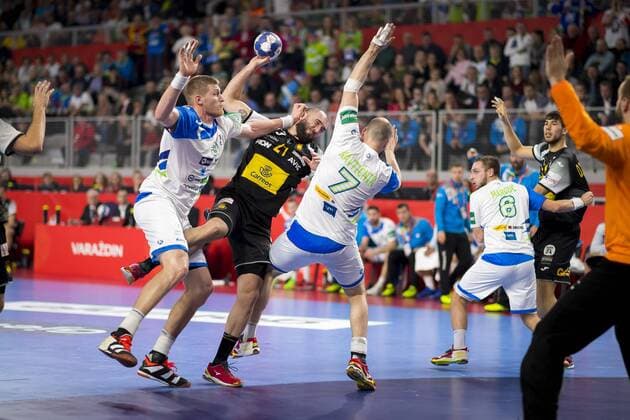 Joan Canellas Nr 21 Spain fails to Blaz Blagotinsek Nr 3 Slovenia and vid Kavticnik Nr 7 Slovenia Slovenia Spain round handball EHF euro 2018 23 01 18 Varazdin-Varazdin Croatia Varazdin arena Copyright: xAgentur54Gradx xFelixxKoenigx