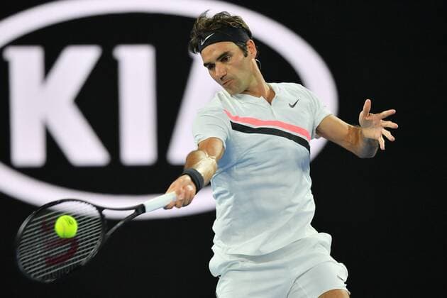 Bilder des Tages - SPORT January 24, 2018: Number two seed Roger Federer of Switzerland in action in a Quarterfinals match against number nineteen seed Tomas Berdych of the Czech Republic on day ten of the 2018 Australian Open Grand Slam tennis tournament in Melbourne, Australia. Cal Media Tennis 2018: Australian Open Day Ten 24 Jan - ZUMAc04_ 20180124_zaf_c04_122 Copyright: xSydneyxLowx