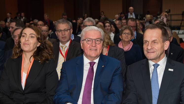 v l Frank Walter Steinmeier President Alfons Hoermann star of the sport Berlin 24 01 2018 Berlin Copyright: xEIBNER UwexKochx EP_UKH