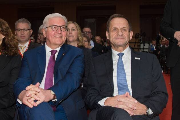 v l Frank Walter Steinmeier President Alfons Hoermann star of the sport Berlin 24 01 2018 Berlin Copyright: xEIBNER UwexKochx EP_UKH