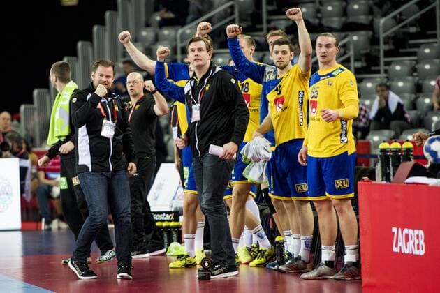 180124 Sweden s players cheering during handball match between Sweden and Norway during Handball CHAMPIONSHIPS on January 24, 2018 2018 in Zagreb  Copyright: LUDVIGxTHUNMAN BB180124LT060