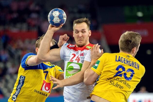 180124 Sweden s Max Darj and Albin Lagergren and the Norwegian Christian O Sullivan during the handball match between Sweden and Norway during Handball CHAMPIONSHIPS on January 24, 2018 2018 in Zagreb  Copyright: LUDVIGxTHUNMAN BB180124LT073