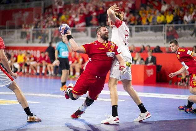 Stojanche Stoilov Nr 5 Macedonia against Henrik Mollgaard Jensen Nr 21 Denmark Macedonia Denmark round handball EHF euro 2018 24 01 18 Varazdin-Varazdin Croatia Varazdin arena Copyright: xAgentur54Gradx xFelixxKoenigx