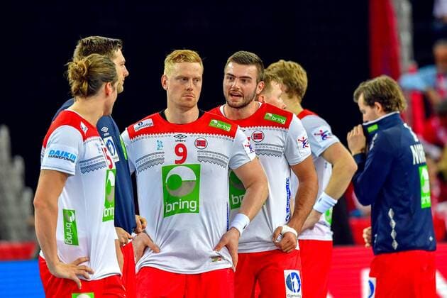 180124 Norway s Henrik Jakobsen moping around after the handball match between Sweden and Norway during Handball CHAMPIONSHIPS on January 24, 2018 2018 in Zagreb  Copyright: LUDVIGxTHUNMAN BB180124LT115