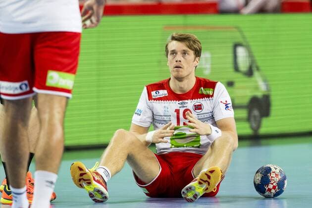180124 Norway s Kristian Bj ¿rnsen moping around in handball game between Sweden and Norway during Handball CHAMPIONSHIPS on January 24, 2018 2018 in Zagreb  Copyright: LUDVIGxTHUNMAN BB180124LT144