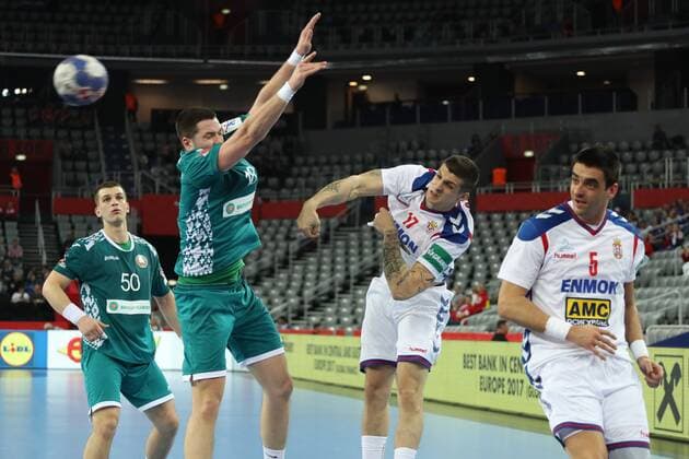 24th January 2018, Arena Zagreb, Zagreb, Croatia; 2018 European Mens Handball Championship, Serbia versus Belarus; & x17d;arko & x160;e& x161;um (Ser) looks for a shooting lane past Artsiem Karalek and Siarhei Shylovich (Bel)  ActionPlus11976717