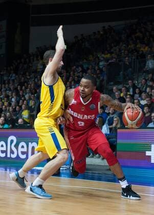 GER FIBA basketball Champions League group match EWE baskets Oldenburg vs AS Monaco 24 02 2018 EWE arena-Oldenburg GER basketball Champions League group match EWE baskets Oldenburg vs AS Monaco in the image of Mickey McCONNELL EWE Baskets Oldenburg 32 D J COOPER AS Monaco 2 Nordphotox xRojahn nph00300