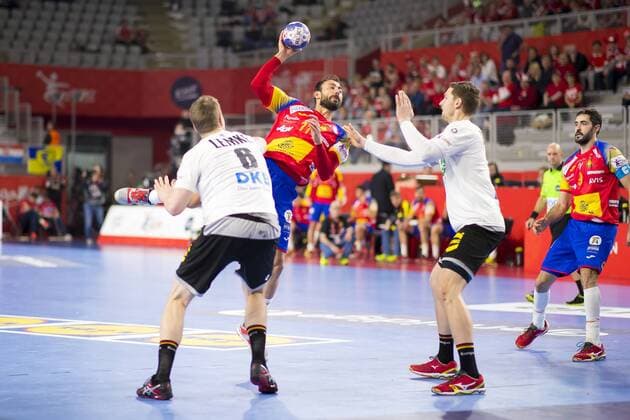 Daniel Sarmiento Nr 11 Spain against Finn Lemke Nr 6 Germany and Hendrik Pekeler Nr 13 Germany Spain round handball EHF euro 2018 24 01 18 Varazdin-Varazdin Croatia Varazdin arena Copyright: xAgentur54Gradx xJohnxGarvex