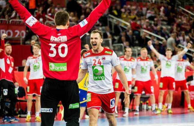 24 01 2018 arena Zargreb Zagreb CRO EHF EM gentlemen Schweden vs Norway main round group 1 in the figure of Torbjørn S Bergerud of Norway and Christian OSullivan of Norway celebrate during the main round group 1 match of the EHF men s handball European Championship between Sweden and Norway at the Arena Zargreb in Zagreb Croatia on 2018 01 24 Zagreb  EP_slo