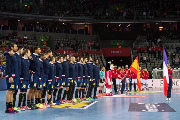 180126 France s players before the semi-final between between France and Spain in the European Handball CHAMPIONSHIP January 26, 2018 2018 in Zagreb  Copyright: FREDRIKxVARFJELL BB180126FV015