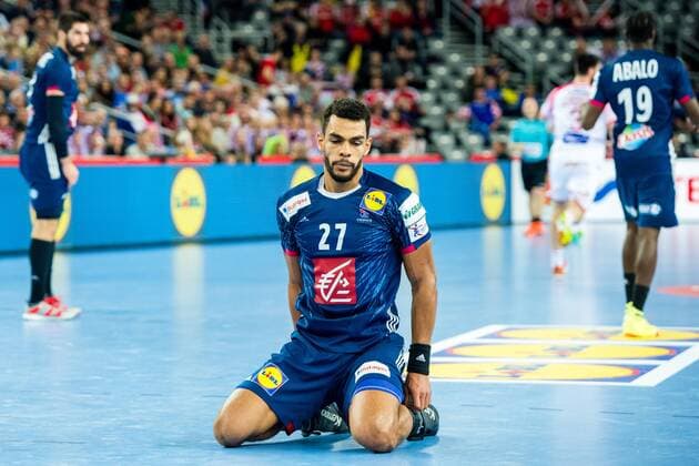 180126 France s Adrien Dipanda gloomy during the semi-final between between France and Spain in the European Handball CHAMPIONSHIP January 26, 2018 2018 in Zagreb  Copyright: FREDRIKxVARFJELL BB180126FV020