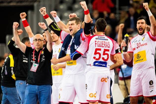 180126 Spain rejoices in the semi-final between France and Spain in the European Handball CHAMPIONSHIP January 26, 2018 2018 in Zagreb  Copyright: FREDRIKxVARFJELL BB180126FV031