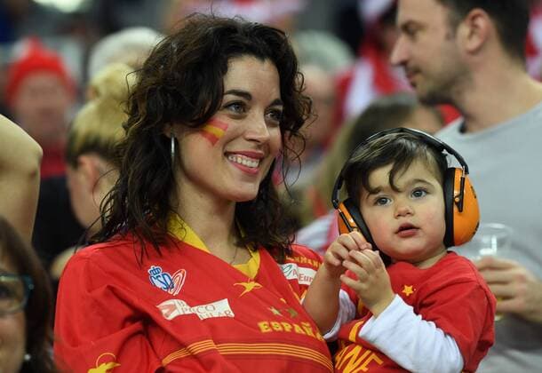 European Handball Championship, semifinal, France - Spain, Spanis tem with their families 26.01.2018., Arena Zagreb, Zagreb, Croatia - 2018 European Men s Handball Championship, semifinal, France - Spain. Spanish players celebrate victory with their families, wifes and children.  MarkoxLukunic PIXSELL