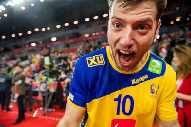 180126 Sweden s Niclas Ekberg rejoices after semi-final between Sweden and Denmark in the European Handball CHAMPIONSHIP January 26, 2018 2018 in Zagreb  Copyright: FREDRIKxVARFJELL BB180126FV118