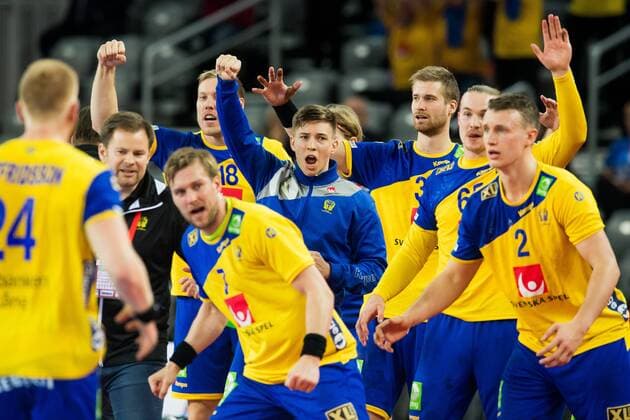 180126 Sweden s Jim gottfridsson coach Kristjan andresson Max Darj Fredric P Jerry Tollbring Viktor Östlund Lukas N and Philip Habib cheering during the semi-final between Sweden and Denmark in the European Handball CHAMPIONSHIP January 26, 2018 2018 in Zagreb  Copyright: FREDRIKxVARFJELL BB180126FV138