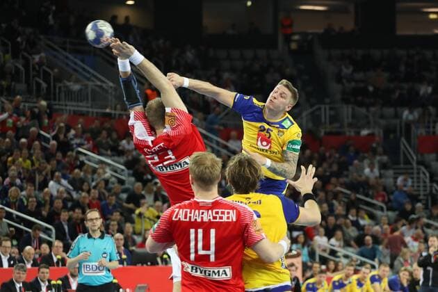 January 26th 2018, Zagreb, Croatia; European Mens Handball Championship, Denmark versus Sweden; Linus Andersson (Sweden) up high in shooting action  ActionPlus11977882