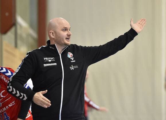 27 01 2018 handball season 2017 2018 test game friendly match HC Erlangen HCE SG BBM Bietigheim OGo Adalsteinn Eyjólfsson gesturing trainer HC Erlangen HCE gesture