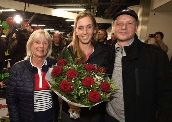BRUSSELS, BELGIUM - JANUARY 27: Belgian tennis player Elise Mertens and her father Guido and mother Eliane (semi finalist at the Australia Open) pictured during her come back in Brussels Airport Belgium on january 27, 2018 in Brussels, Belgium, 27 01 2018 TENNIS : Arrivee aeroport Elise Mertens - 27 01 2018 PHOTONEWS PANORAMIC 