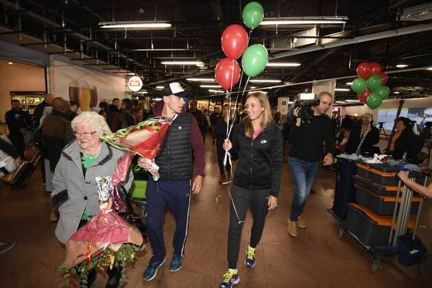 BRUSSELS, BELGIUM - JANUARY 27: Belgian tennis player Elise Mertens and Rob (semi finalist at the Australia Open) pictured during her come back in Brussels Airport Belgium on january 27, 2018 in Brussels, Belgium, 27 01 2018 TENNIS : Arrivee aeroport Elise Mertens - 27 01 2018 PHOTONEWS PANORAMIC 