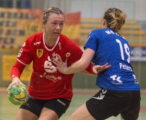 Frankfurt or 27 01 2018 Brandenburg Hall 3 Bundesliga women North Frankfurter HC vs HC HG O K T 28 17 tries Franziska Peters to prevail against Michelle Dürr forest Shri was also 7 hit with 7 goals together with Anja Ziemer most successful scorer