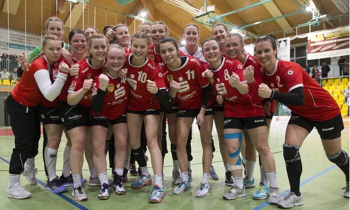 Frankfurt or 27 01 2018 Brandenburg Hall 3 Bundesliga women North Frankfurter HC vs HC HG O K T 28 17 joy of once again winning FHC team