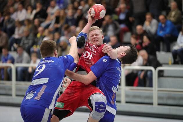 Mens BWOL TuS Steißlingen SG H2Ku Herrenberg 26 27 Sascha Marquardt Middle SG against Lenny Schenk 9 and Maurice Wildör 3 TUS Allendale Copyright: xPeterxPisax Eibner-Pressefotox EP_ppa