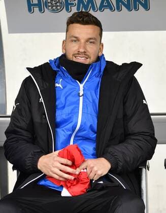 27 01 2018 football season 2017 2018 2 football 20 Bundesliga Matchday SpVgg Greuther Fürth clover Holstein Kiel storks Tom Weilandt 9 Holstein Kiel on bench