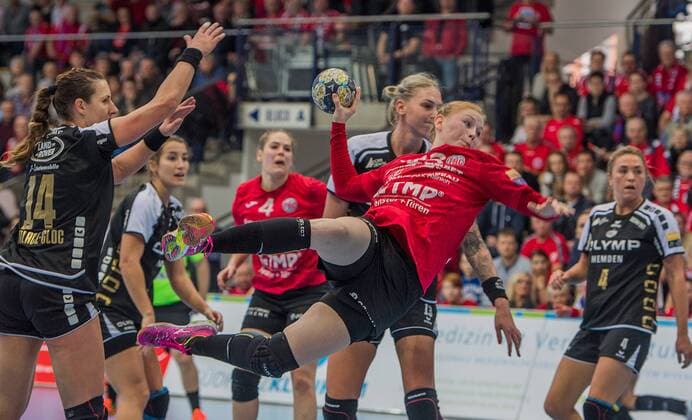 27 01 2018 Nordhausen Champions League women THC Erfurt bad Langensalza SG BBM Bietigheim Meike Schmelzer 13 Thüringer HC casting action