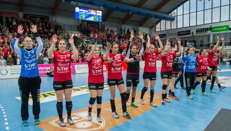 27 01 2018 Nordhausen Champions League women THC Erfurt bad Langensalza SG BBM Bietigheim the THC players celebrate victory action