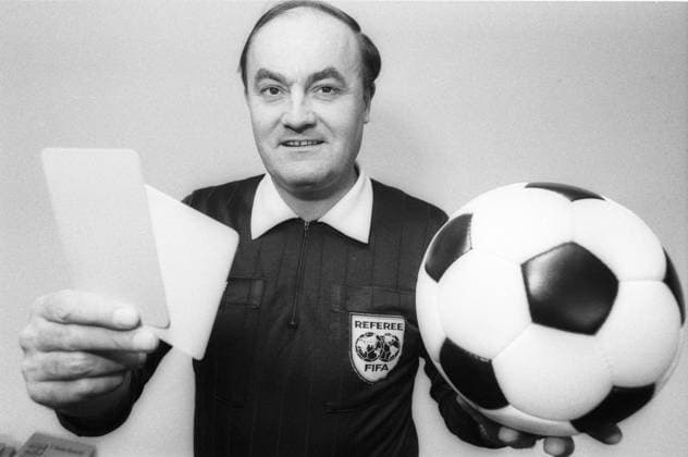 Volker Roth football referee 02 86 rag Volker Roth in Germany German German man February 1986 sports soccer FIFA referee merchant diploma sanitary dealers of only German World Cup 86 referees prepare travel travel preparation for Mexico World Cup World Cup Jersey coach Jersey yellow red card cards warn warning private home story german soccer referee across half portrait smiling black &amp; white ball