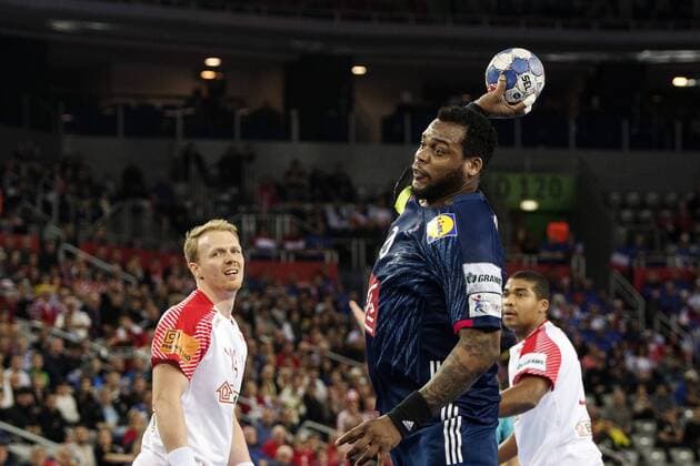 180128 Denmark s Anders Zachariassen sees France s Cedric Sorhaindo jumps and shoots in the bronze game between Denmark and France in Handball CHAMPIONSHIP 2018 28 January 2018 in Zagreb  Copyright: FREDRIKxVARFJELL BB180128FV010