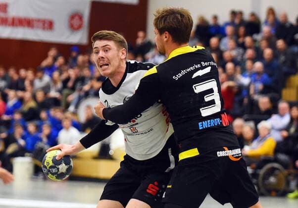 28 01 2018 xpsx 3 handball League HSG Hanau SV Anhalt Bernburg v l Jan Eric Ritter Hanau Steffen Cieszynski Bernburg Hanau, Hessen Germany