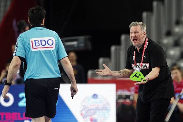 180128 Denmark s head coach Nikolay Jacobsen reacts against a judge during the bronze medal match between Denmark and France in Handball CHAMPIONSHIP 2018 28 January 2018 in Zagreb  Copyright: FREDRIKxVARFJELL BB180128FV059